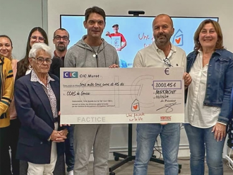 Carré Façade a remis un chèque de don de 3 000 € au CCAS de Grasse