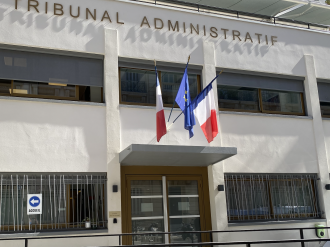 Le TA de Nice rejette la demande de retrait de drapeaux israéliens déployés sur la façade de la mairie pour "défaut d'urgence"