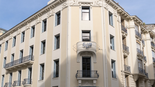 SLO Hostels Nice : Un concept moderne et éco-responsable 